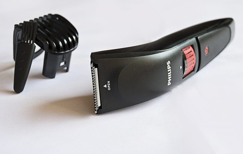black electric razor